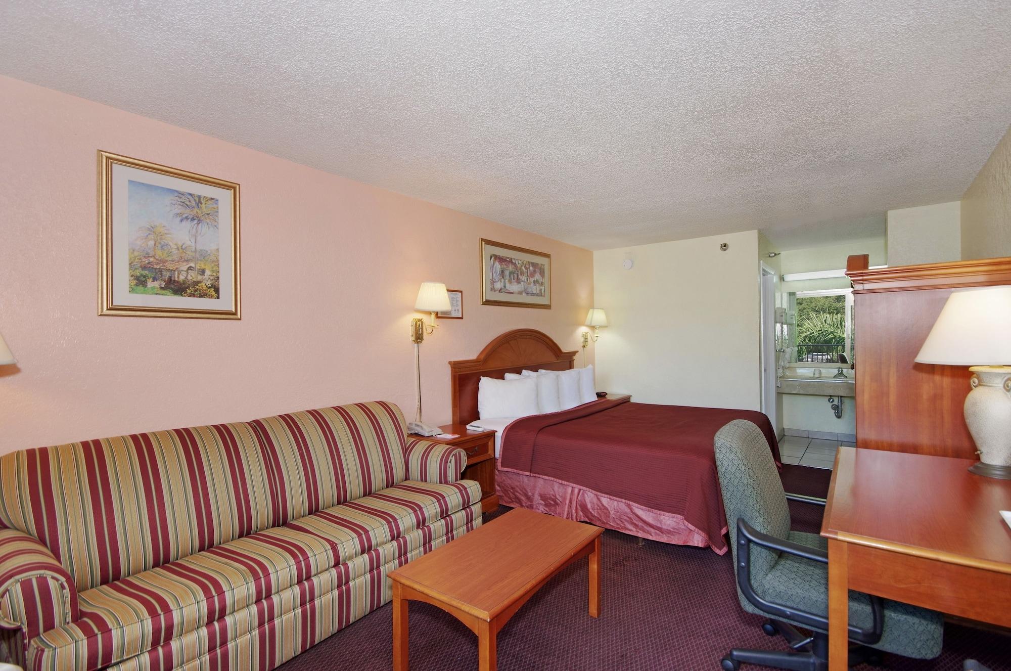 Howard Johnson By Wyndham Tropical Palms Kissimmee Bagian luar foto