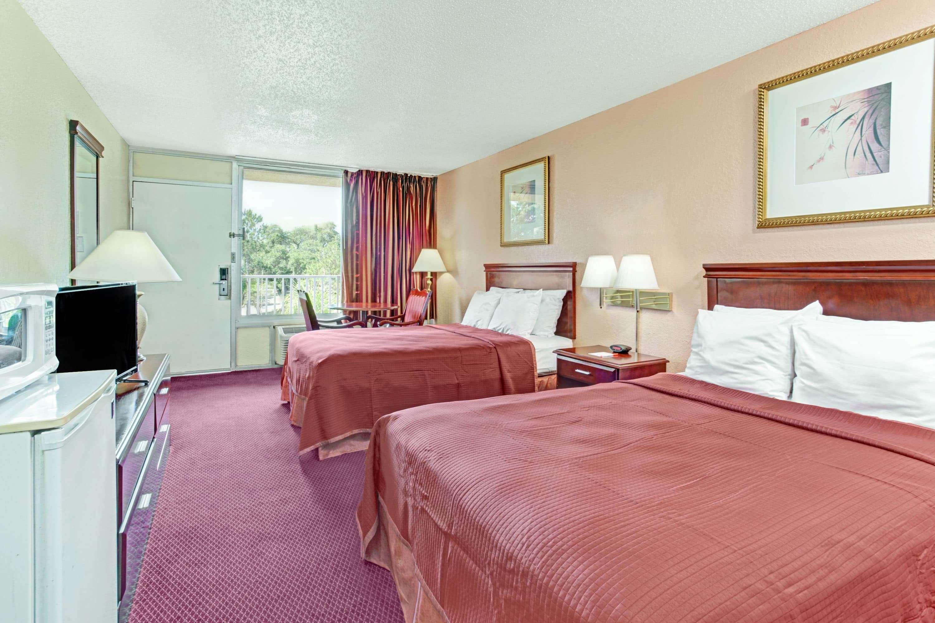 Howard Johnson By Wyndham Tropical Palms Kissimmee Bagian luar foto
