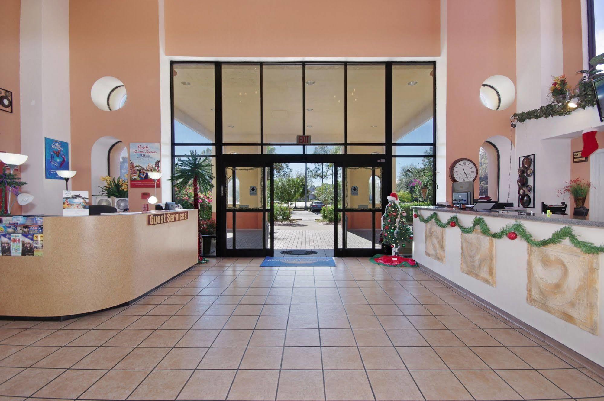 Howard Johnson By Wyndham Tropical Palms Kissimmee Bagian luar foto